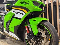 2025 Kawasaki NINJA ZX-10R GREEN