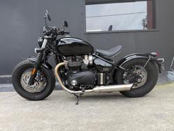 2025 Triumph Bonneville Bobber Bobber Black