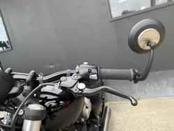 2025 Triumph Bonneville Bobber Bobber Black