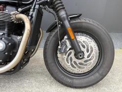 2025 Triumph Bonneville Bobber Bobber Black