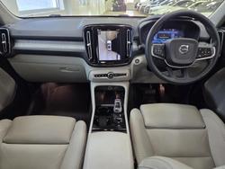 2022 Volvo XC40 Plus B4