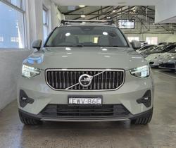 2022 Volvo XC40 Plus B4