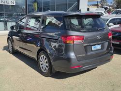 2017 Kia Carnival S