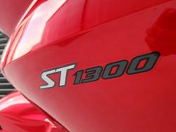 2002 Honda ST1300 ST Red