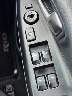 2013 Kia Rio SLi
