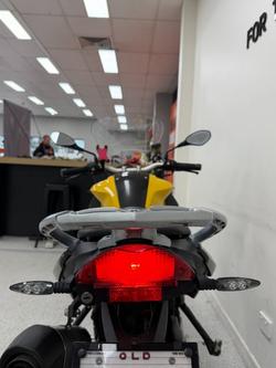 2011 BMW Motorrad F 800 R Yellow