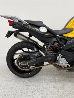 2011 BMW Motorrad F 800 R Yellow