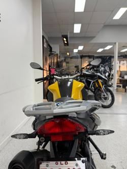 2011 BMW Motorrad F 800 R Yellow