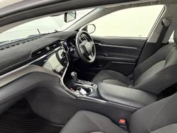 2018 Toyota Camry Ascent ASV70R Glacier White