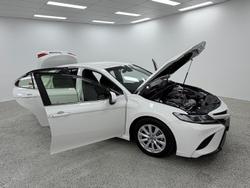 2018 Toyota Camry Ascent ASV70R Glacier White