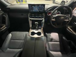 2022 Toyota Landcruiser VX