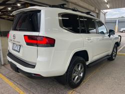 2022 Toyota Landcruiser VX