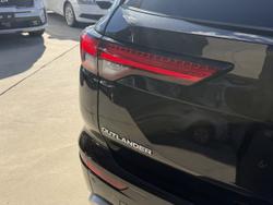 2023 Mitsubishi Outlander PHEV Exceed