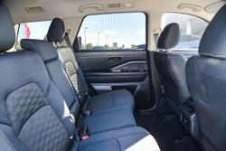 2024 Nissan Pathfinder ST-L