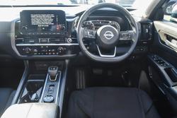 2024 Nissan Pathfinder ST-L