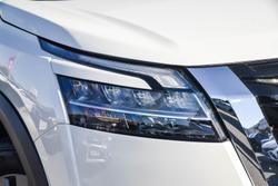 2024 Nissan Pathfinder ST-L