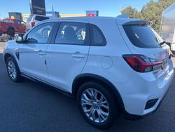 2022 Mitsubishi ASX ES