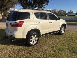 2015 Isuzu MU-X LS-T