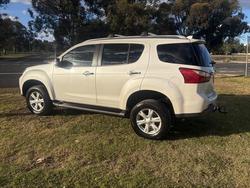 2015 Isuzu MU-X LS-T