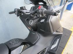 2024 Yamaha TMAX 560 (ABS) MAROON