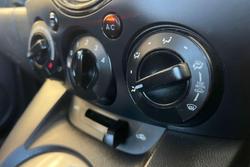 2014 Mazda 2 Neo Sport