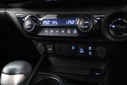 2024 Toyota Hilux SR5 48V