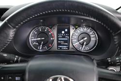 2024 Toyota Hilux SR5 48V