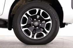 2024 Toyota Hilux SR5 48V