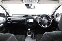 2024 Toyota Hilux SR5 48V