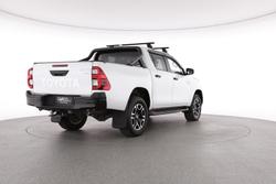 2024 Toyota Hilux SR5 48V