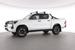 2024 Toyota Hilux SR5 48V