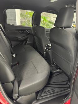 2025 Isuzu D-MAX X-RIDER
