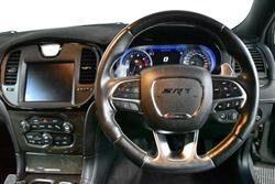 2018 Chrysler 300 SRT Hyperblack