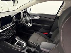 2023 Kia Cerato S BD MY24 Clear White