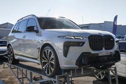 2023 BMW X7 M60i