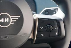 2024 MINI Countryman SE Favoured