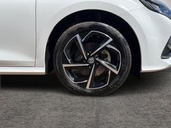2024 MG MG5 Essence