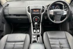 2020 Isuzu MU-X Onyx Edition