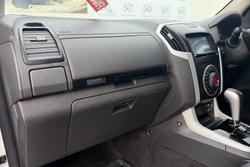 2020 Isuzu MU-X Onyx Edition