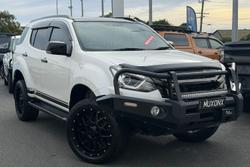 2020 Isuzu MU-X Onyx Edition
