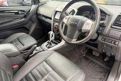 2020 Isuzu MU-X Onyx Edition