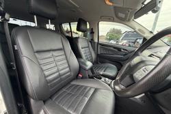 2020 Isuzu MU-X Onyx Edition