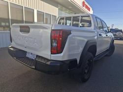2025 Toyota Hilux SR 48V