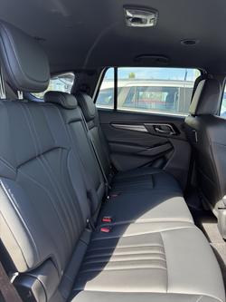 2025 Isuzu MU-X LS-T