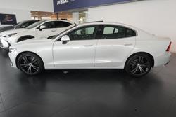 2022 Volvo S60 B5 Inscription