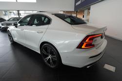 2022 Volvo S60 B5 Inscription