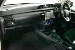 2025 Toyota Hilux SR 48V