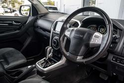 2020 Isuzu MU-X LS-T