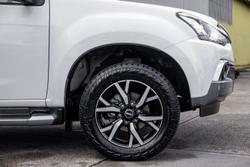 2020 Isuzu MU-X LS-T