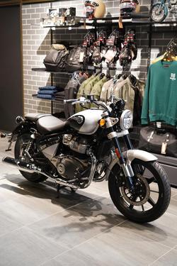 2025 Royal Enfield Super Meteor 650